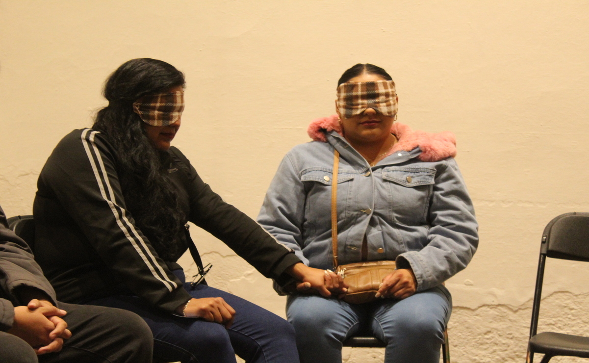 El tener los ojos cubiertos ayuda a potenciar los otros sentidos / Foto Karen Aldama