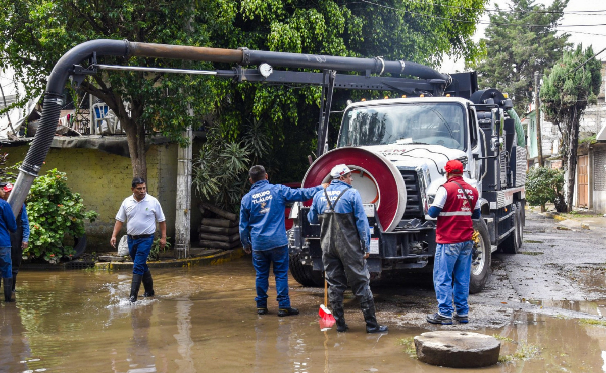 La CAEM reporta 115 encharcamientos en el Edomex, con el Grupo Tláloc trabajando en zonas vulnerables como Naucalpan para mitigar los daños. Foto: Especial