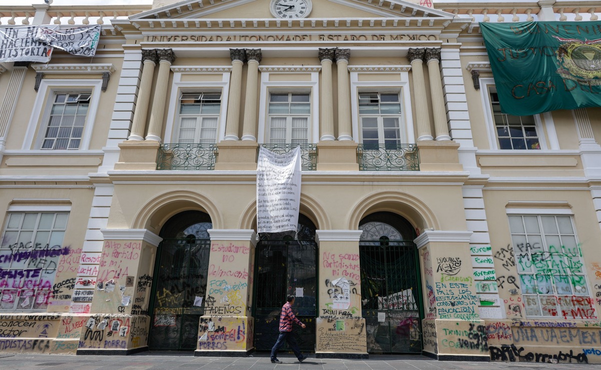 Durante el proceso de la toma de las instalaciones, los estudiantes se organizaban con vigilancia en los perímetros de cada inmueble / Foto: Arturo Hernández