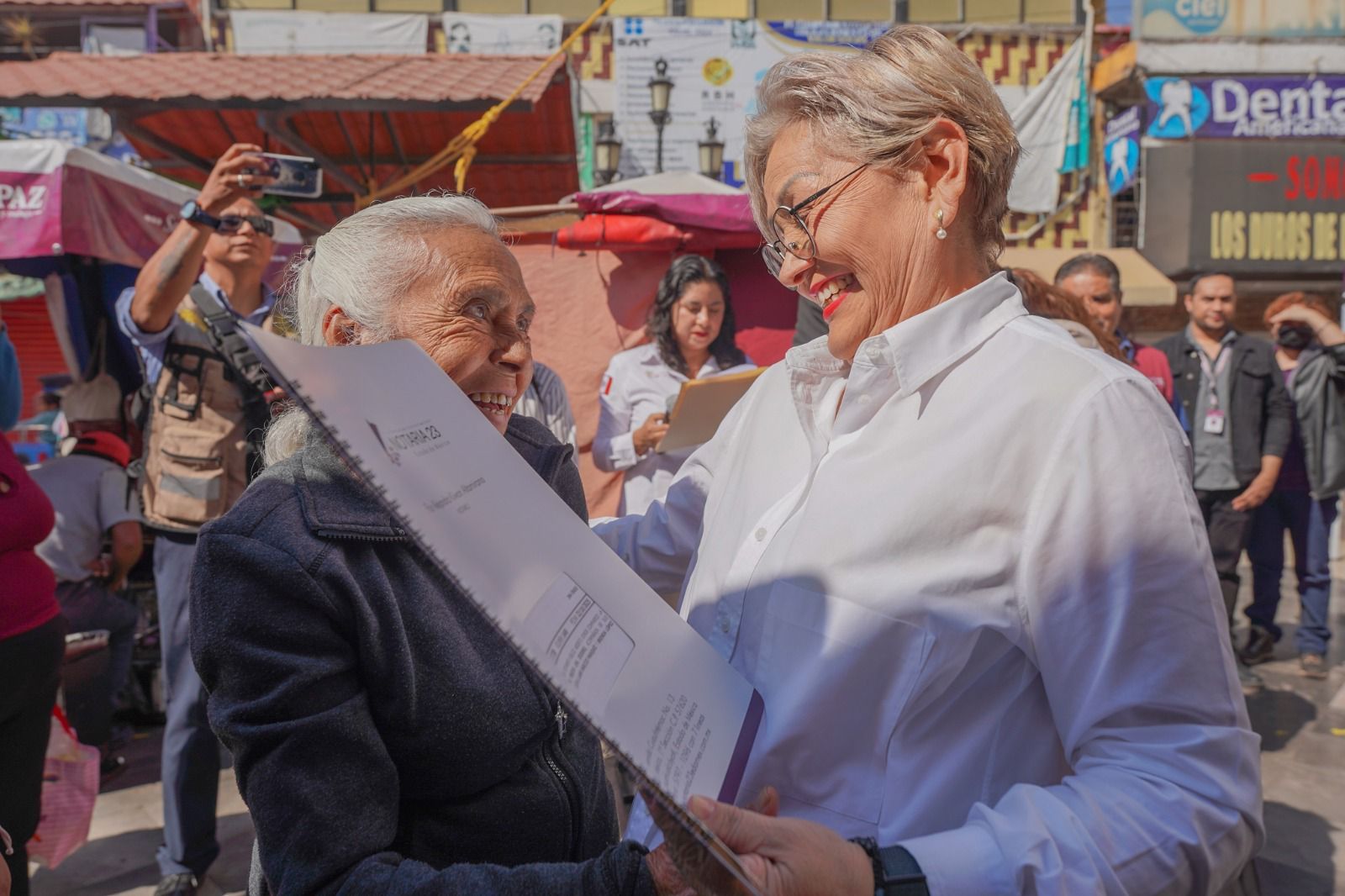 Más de 200 familias de Los Reyes La Paz obtuvieron su testamento con descuentos de hasta el 75% gracias al programa "Heredando Amor 2025" /Foto especial