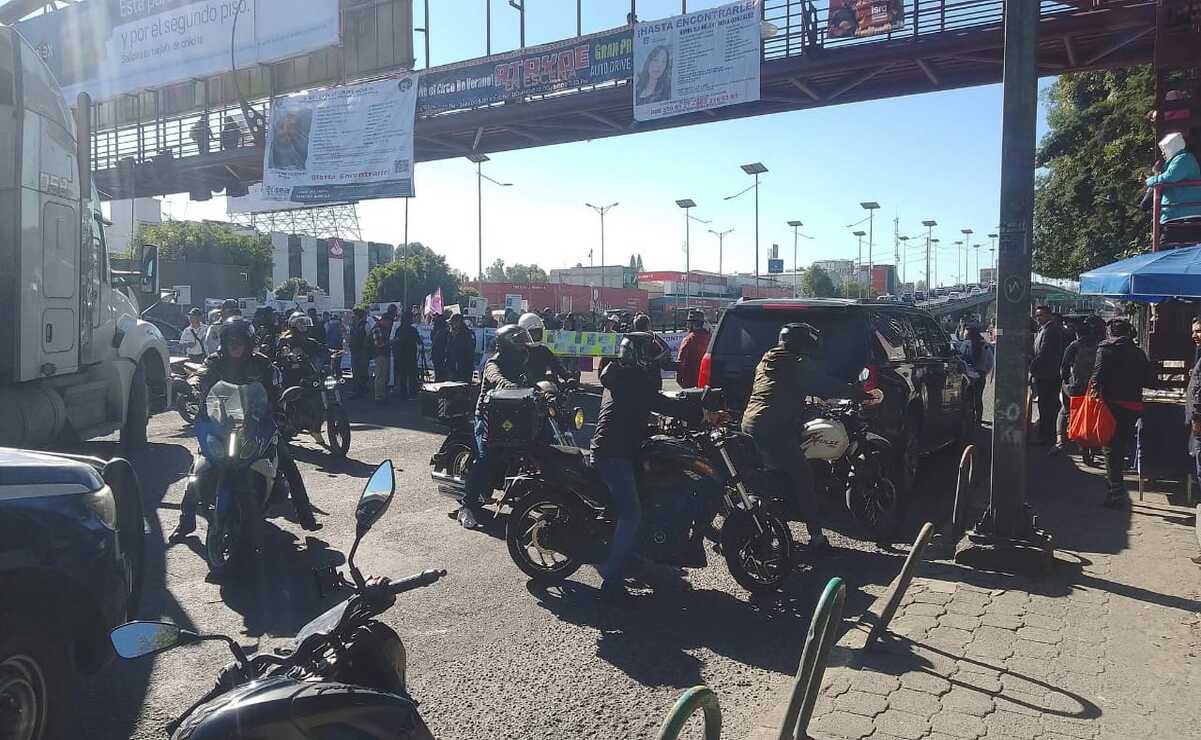 Los manifestantes se mantienen por el momento en la parte lateral del Periférico / Foto Especial