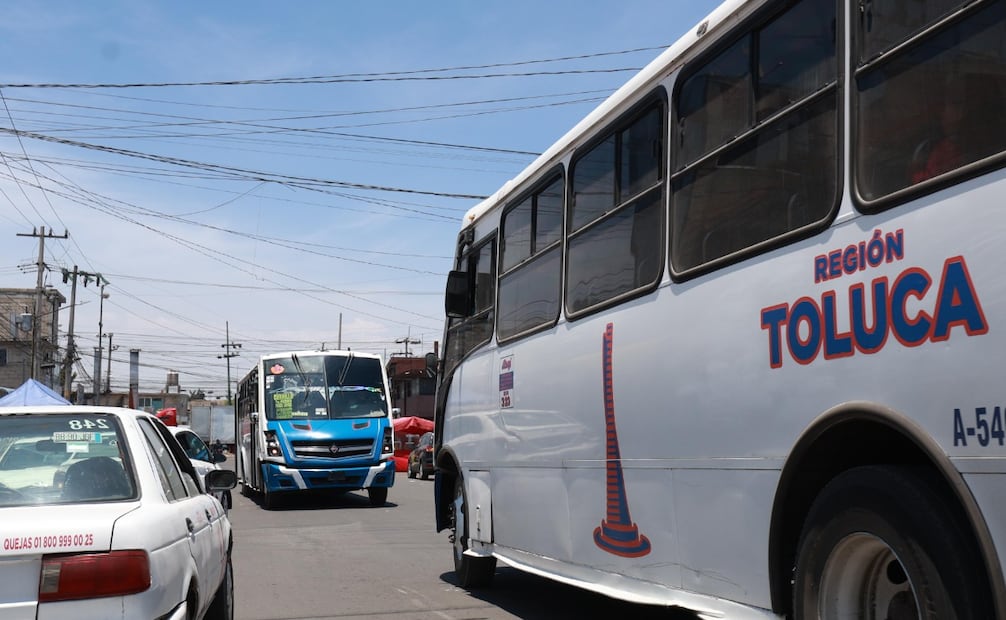 La SEMOV retira concesiones a empresas cuyos operadores se vieron involucrados en hechos de tránsito graves. Foto Alejandro Vargas / El Universal
