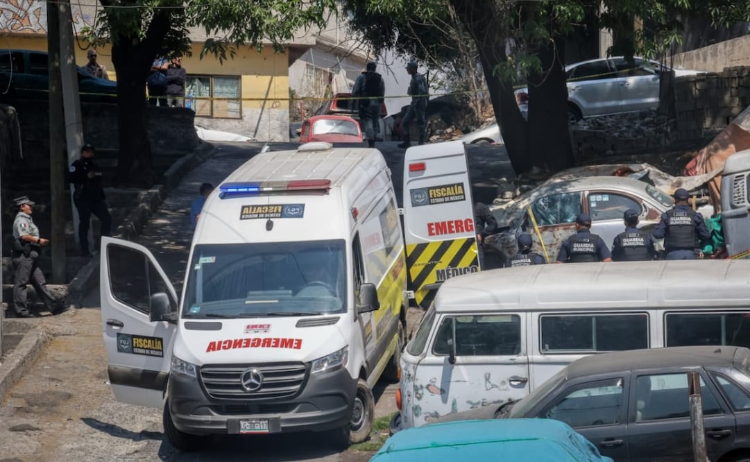 El hecho ocurrió en la calle Mirador San José esquina con la calle Jerez, donde la víctima quedó tendida a un costado de un vehículo tipo combi. Foto. Especial