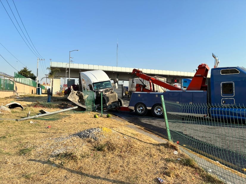 Elementos de la Guardia Nacional acordonaron la zona tras intercambiar disparos con los asaltantes durante 60 kilómetros. Foto Especial