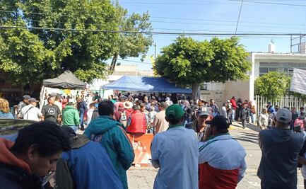 ¡Al grito de “pago!” Empleados del organismo de agua paralizan actividades en Ecatepec