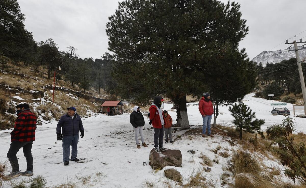 El Nevado de Toluca, un espectáculo blanco y peligroso. Las condiciones climáticas extremas mantienen el parque nacional cerrado hasta nuevo aviso. / Foto Jorge Alvarado