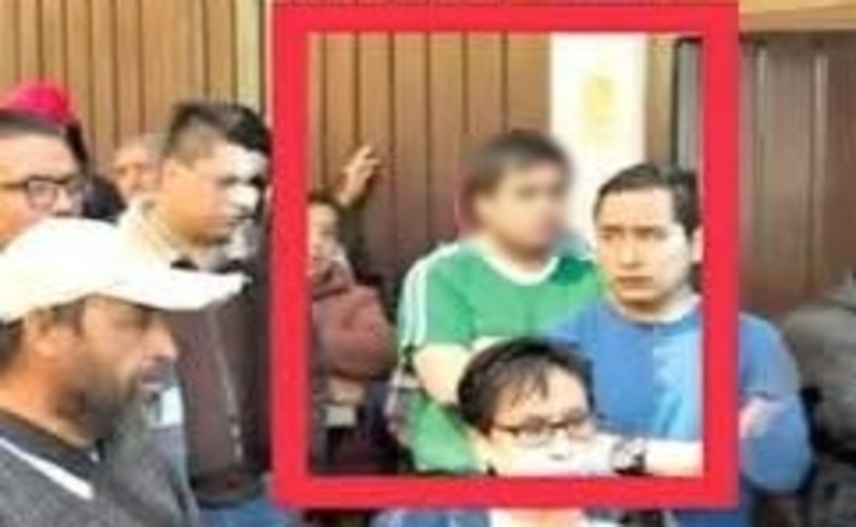 Al hombre se le vio en reiteradas imágenes que difundieron los vecinos mientras se dividían en brigadas de búsqueda. Foto: Especial