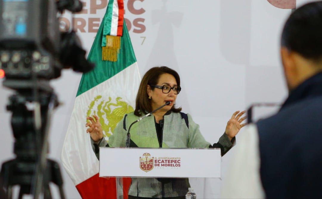 La alcaldesa Azucena Cisneros Coss anuncia la reactivación de parquímetros en Ecatepec como parte de un plan integral para mejorar la movilidad y la seguridad en el centro. Foto: Especial