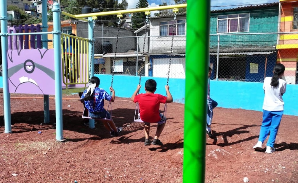 Además de las vialidades, se entregó la rehabilitación del parque La Palma con juegos infantiles y canchas renovadas. Foto Especial