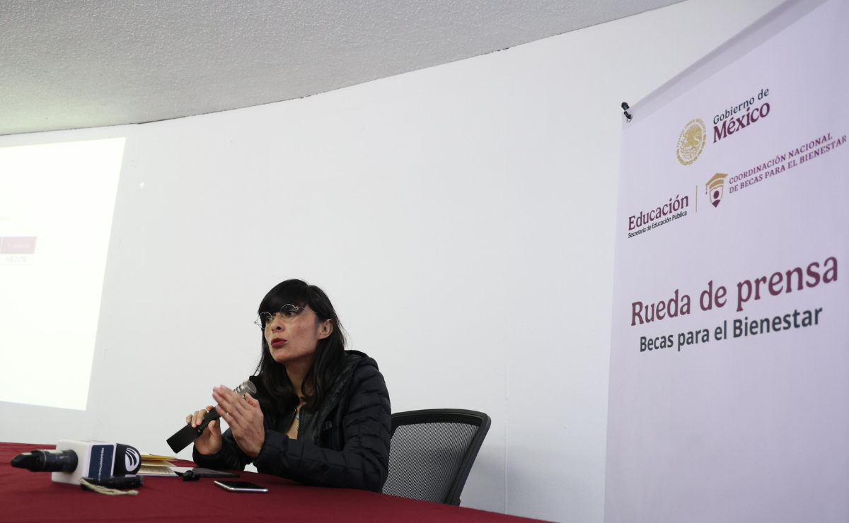Se pagan las Becas Benito Juárez del 2 al 24 de diciembre Foto: Arturo Hernández