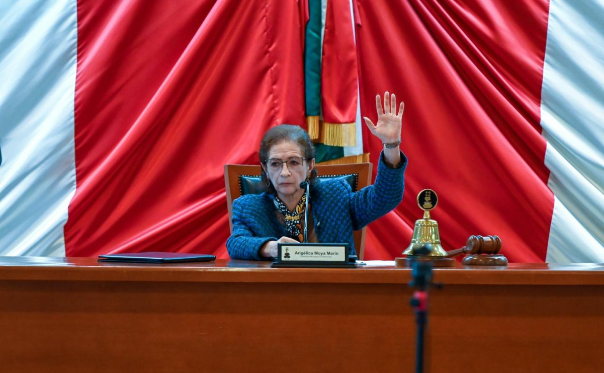 Regidores y funcionarios municipales discuten los detalles del subsidio para OAPAS durante la sesión de Cabildo / Foto: Especial