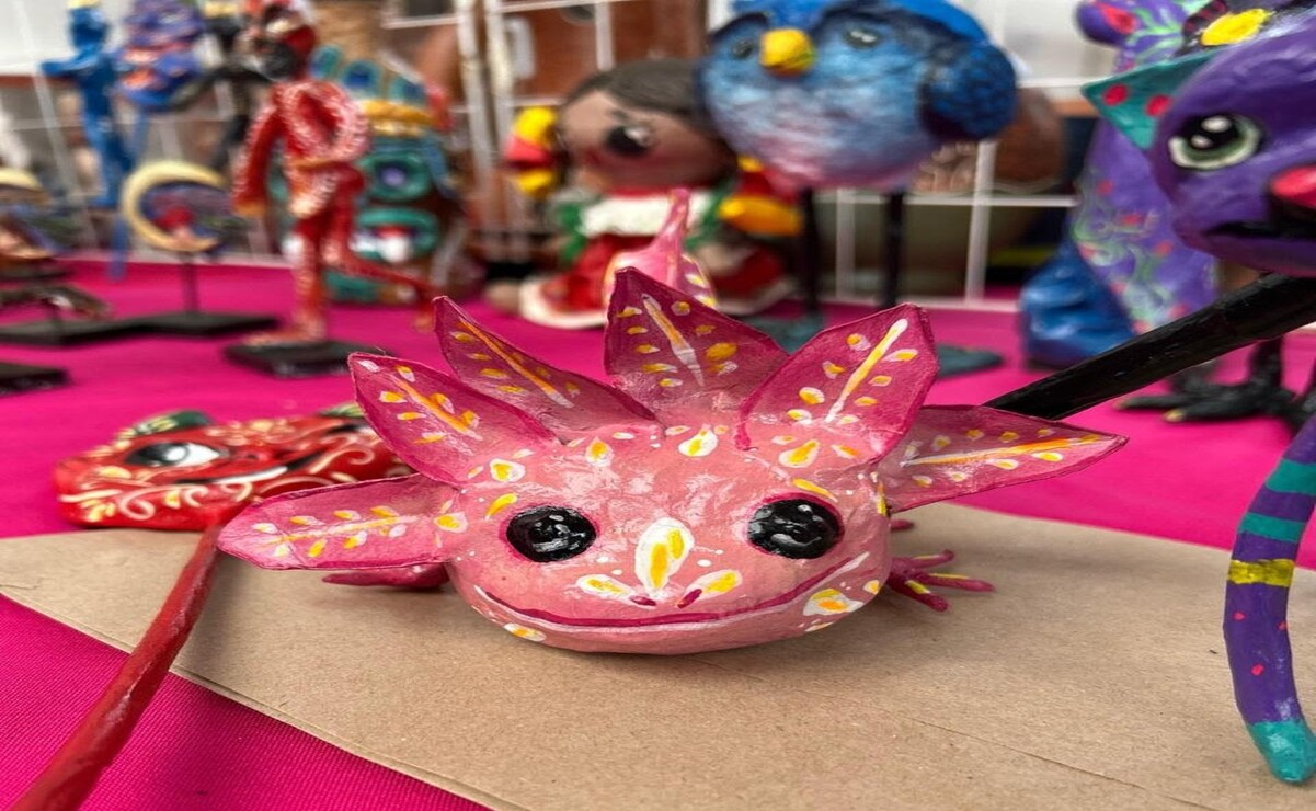 Con la cartonería y el moldeado de papel se puede crear desde máscaras y piñatas hasta alebrijes y los característicos Judas. Foto: Especial