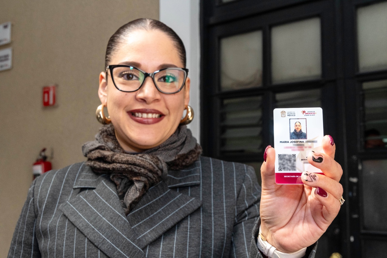 El objetivo es reforzar la identidad institucional, mejorar procesos administrativos y garantizar identificación laboral segura. Foto Especial