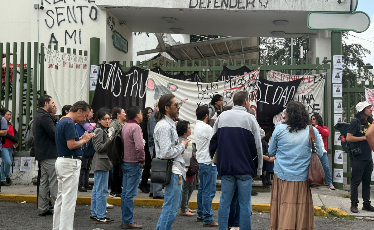 Con demandas de destitución y gratuidad, los alumnos de Humanidades de la UAEMéx dialogan con la rectoría para poner fin al paro que mantienen en Toluca. Foto: Especial