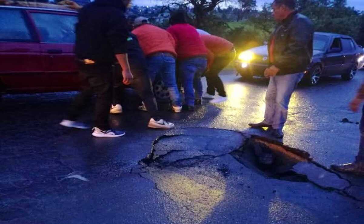 Edomex: Cierran la carretera Temoaya-San Juan Jiquipilco tras socavón originado por las lluvias