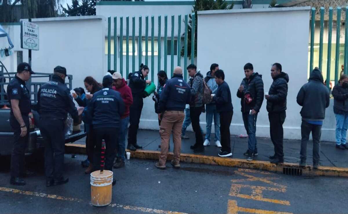 Operativo Inusual: Policías de Toluca cambian la patrulla por desayunos calientes para familias de pacientes
