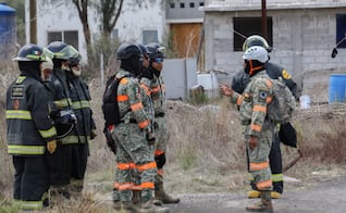 Hallan cuatro cuerpos sin vida tras colapso en toma clandestina de Acolman