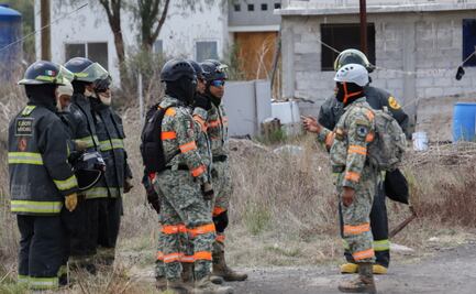 Hallan cuatro cuerpos sin vida tras colapso en toma clandestina de Acolman