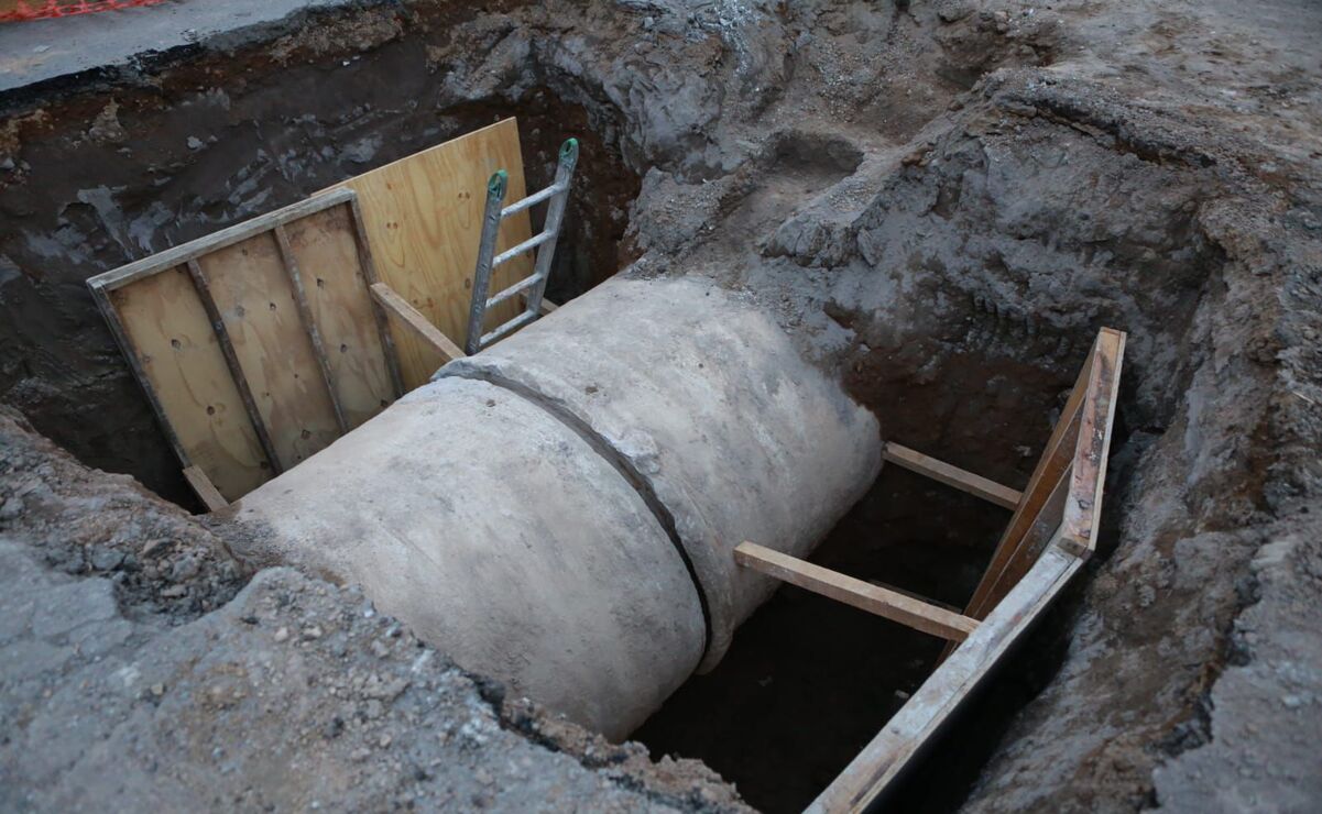 La tubería es de dos metros de diámetro y se ubica en la colonia Prados de Santa Clara. Foto: Especial