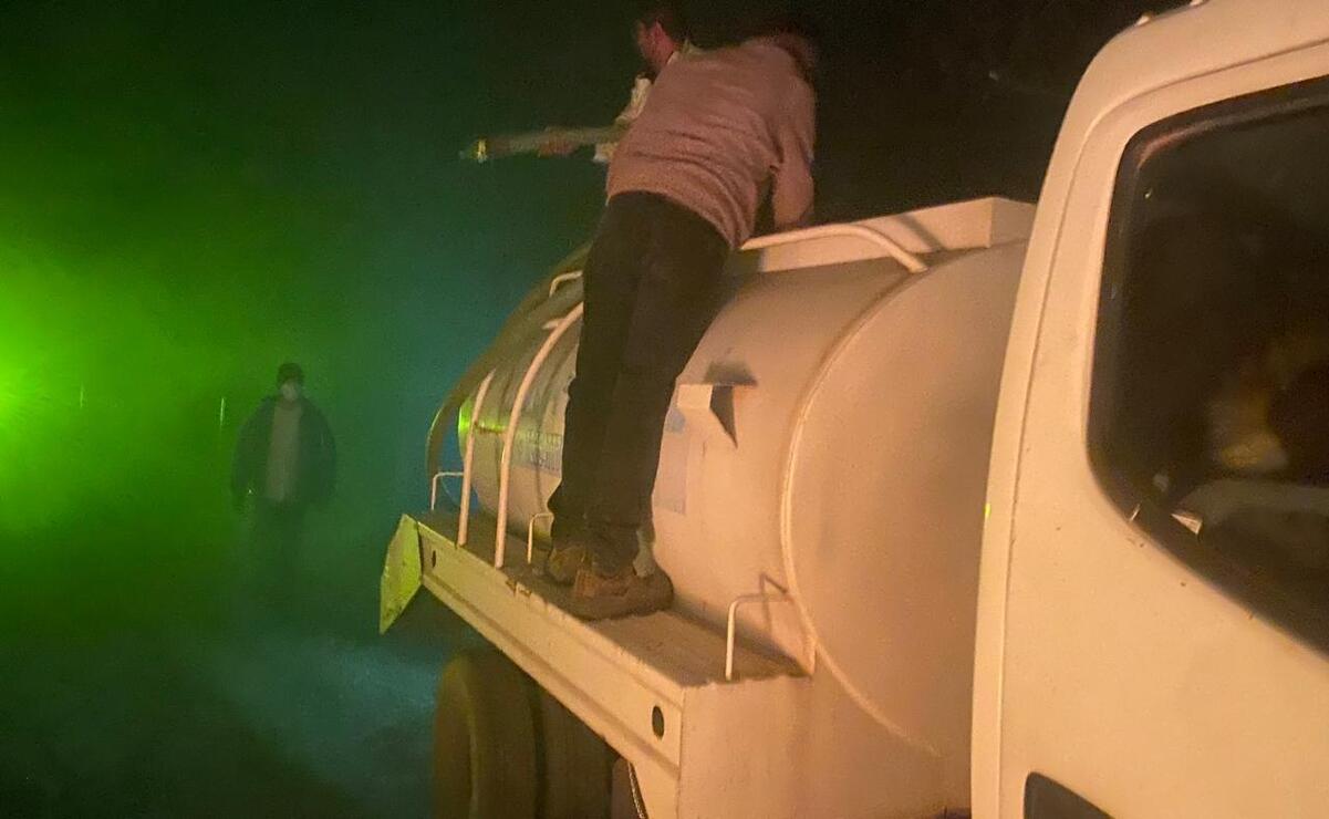 Con una pipa de agua, palas y herramientas básicas, lograron controlar el fuego que inició el pasado martes. Foto: Especial
