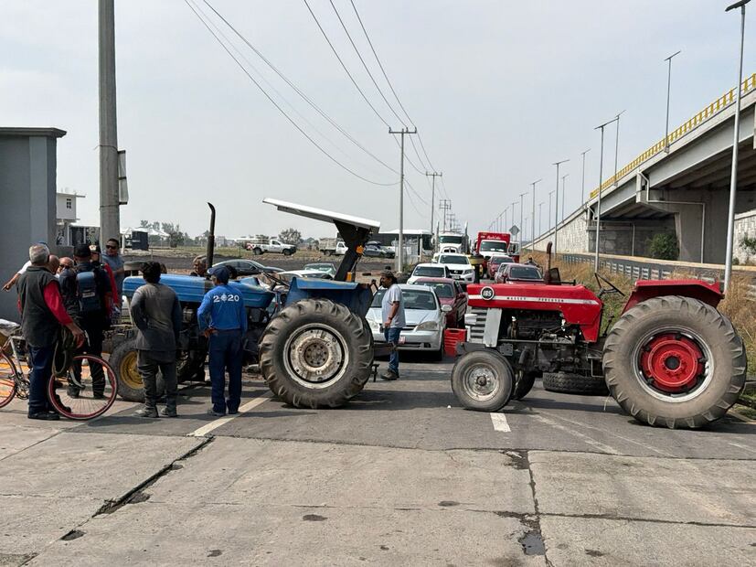 Los ejidatarios demandaron la presencia de autoridades federales y estatales y legisladores del Congreso local, y advirtieron que mantendrán el bloqueo si no obtienen respuesta. Foto: especial