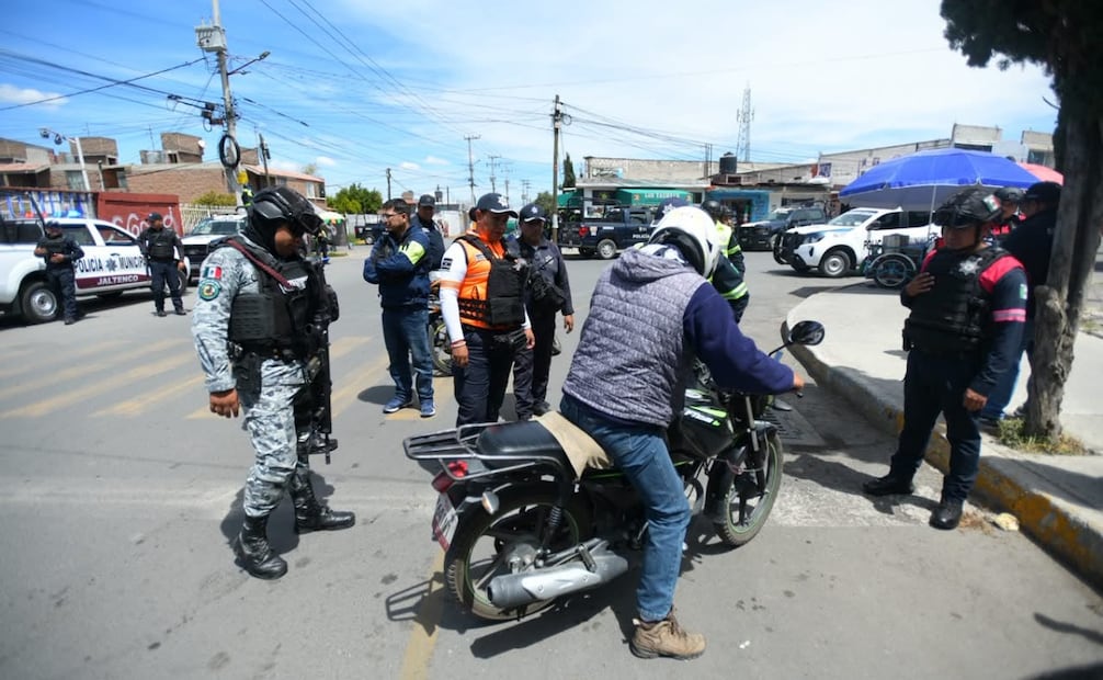 Las revisiones a motocicletas reciben prioridad durante el operativo debido a su relación con parte de las incidencias. Foto especial