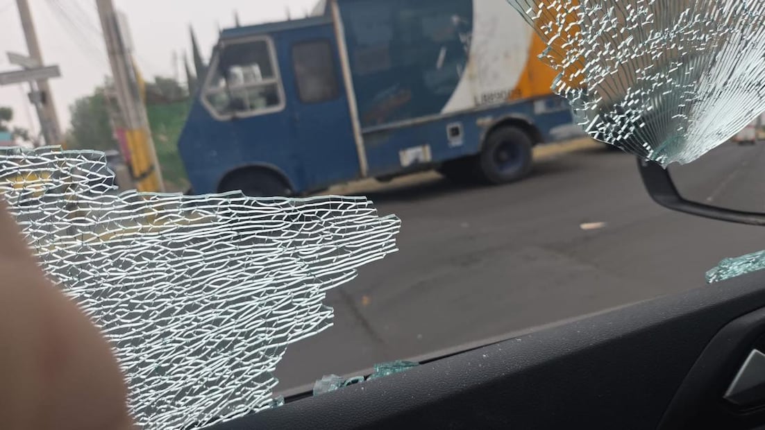 La Guardia Municipal de Tecámac desplegó unidades para rastrear a los responsables del atentado contra la servidora pública. Foto Especial