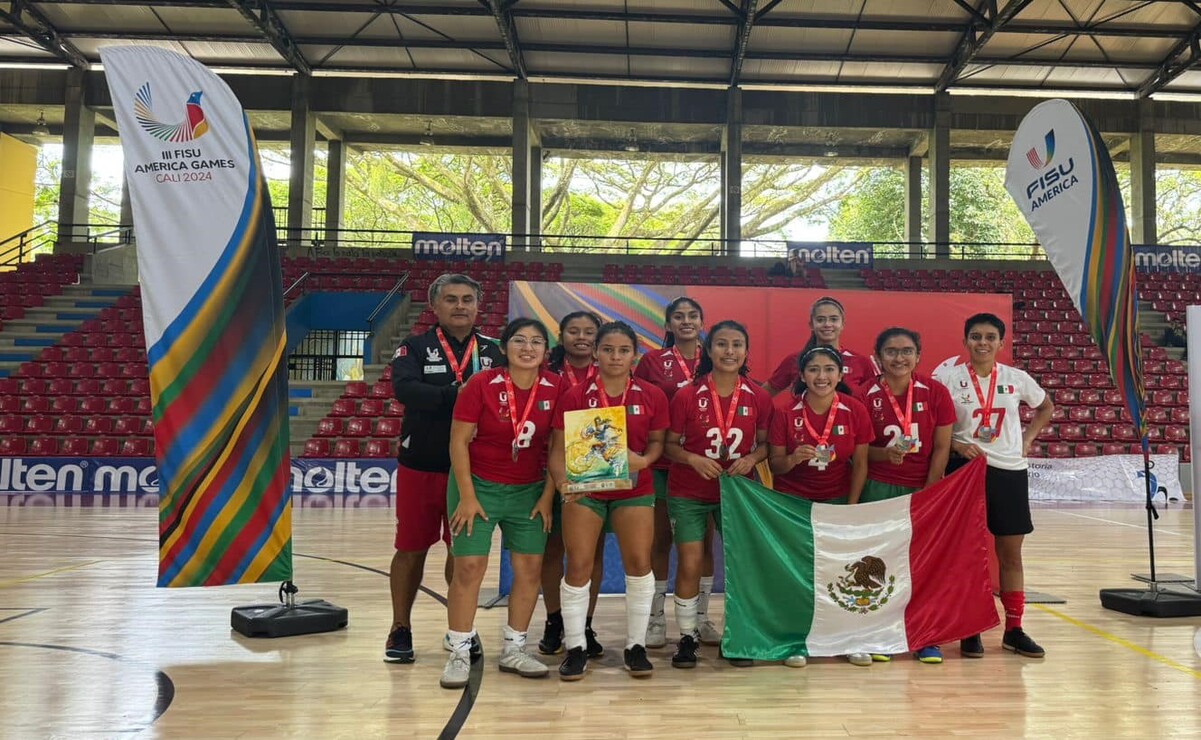 La Selección de futsal de la UAEMéx, comandado por el entrenador Carlos Estrada, sumo dos triunfos, un empate y un descalabro. Foto: Especial