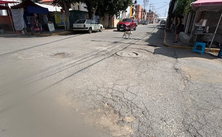 Vecinos afirman que Tultitlán reportó 49 toneladas de asfalto aplicadas en un solo bache