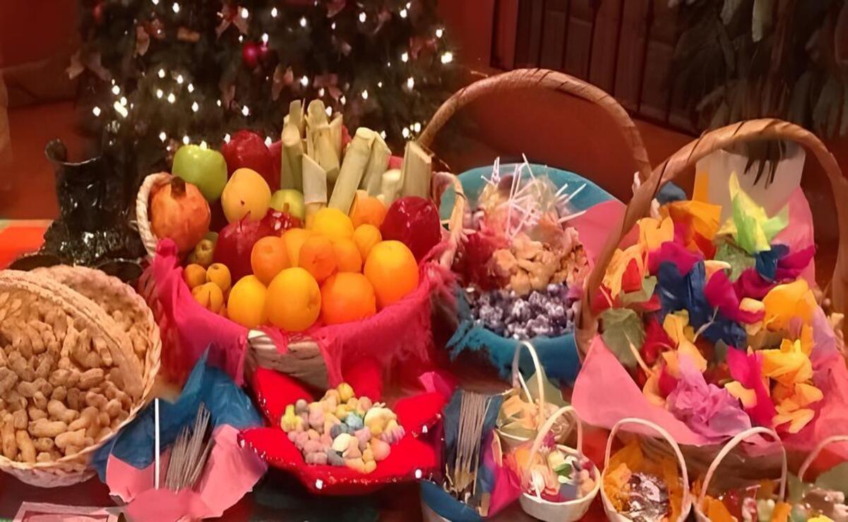 Los aguinaldos contienen una variedad de dulces, frutas y otros productos que reflejan la esencia de las fiestas navideñas.  Foto: Especial