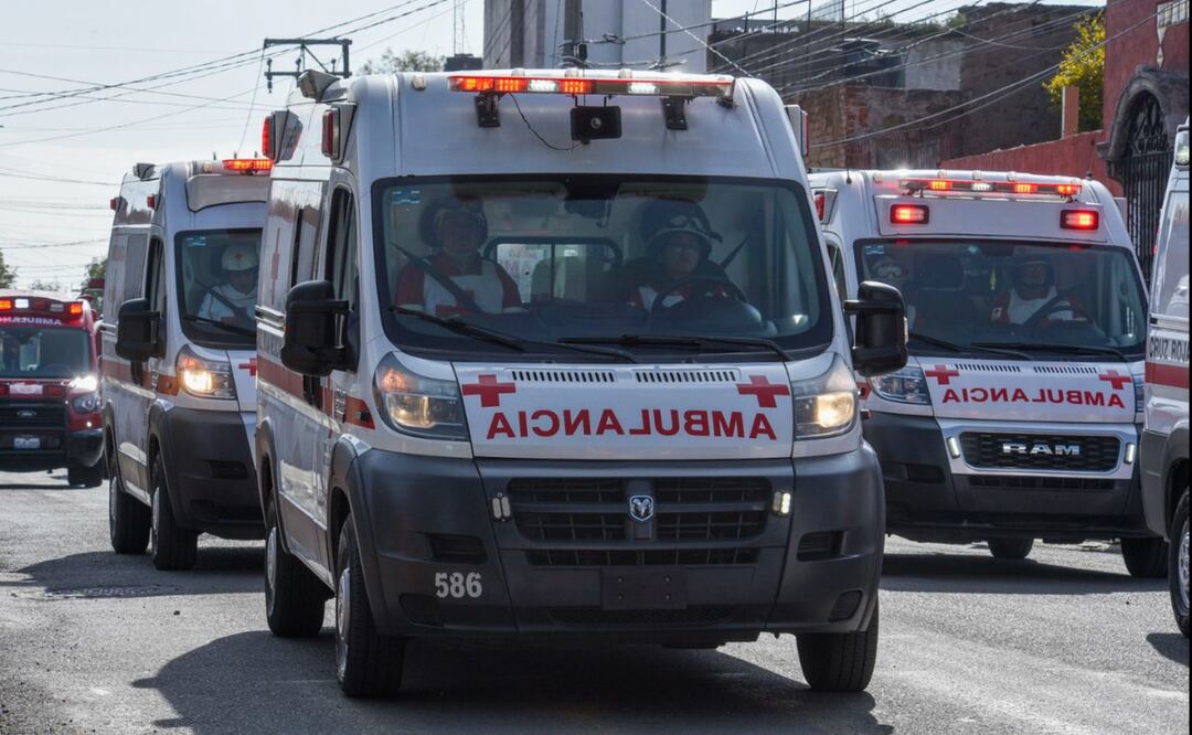 Ambulancias de Cruz Roja Delegación Toluca permanecen estacionadas por falta de recursos. Solo dos unidades están operativas diariamente para atender emergencias Foto: Especial