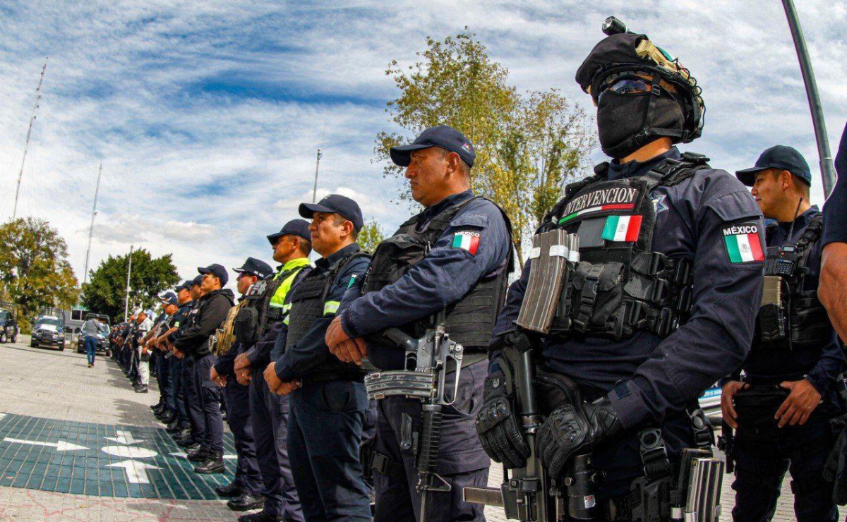 Elementos de seguridad establecen filtros de seguridad para detectar vehículos y personas sospechosas. Foto: Especial
