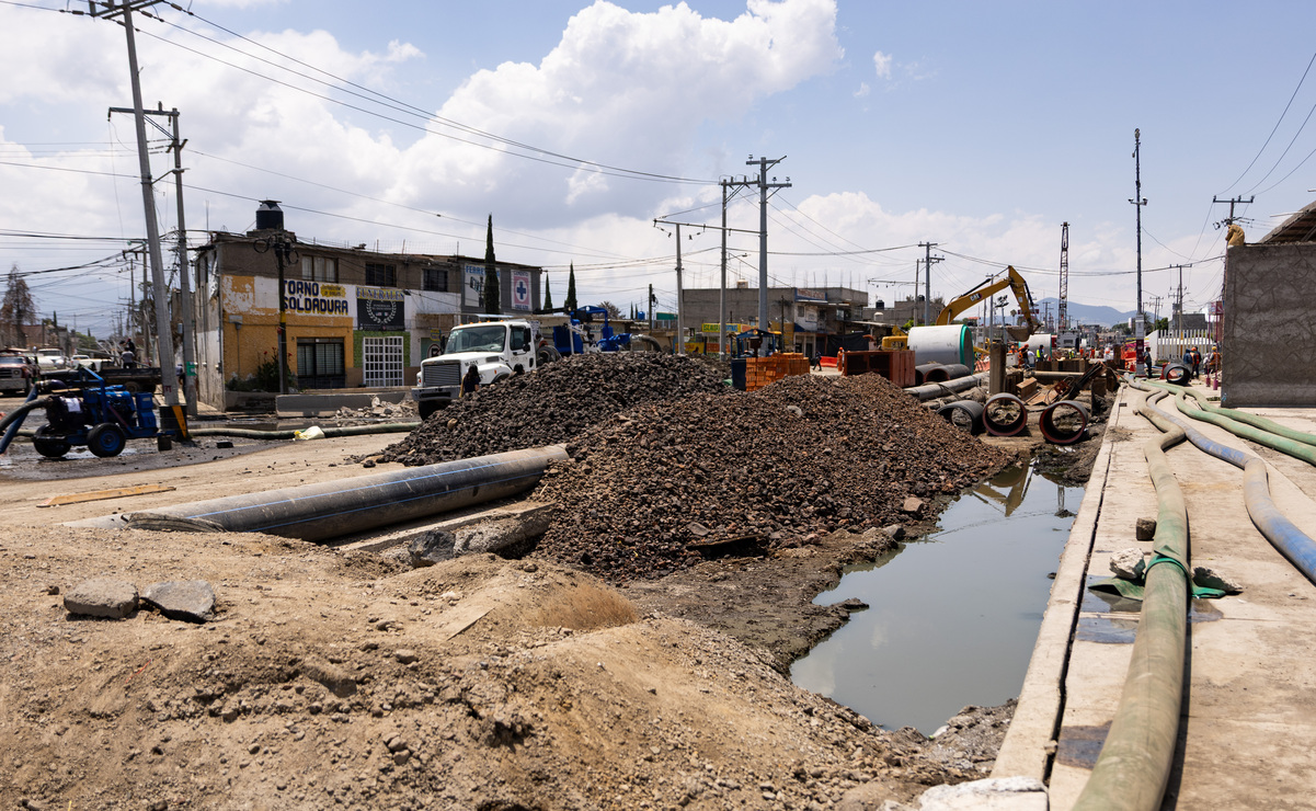 En varios tramos aún hay espacios abiertos donde se introdujeron las tuberías / Foto Hugo Simón