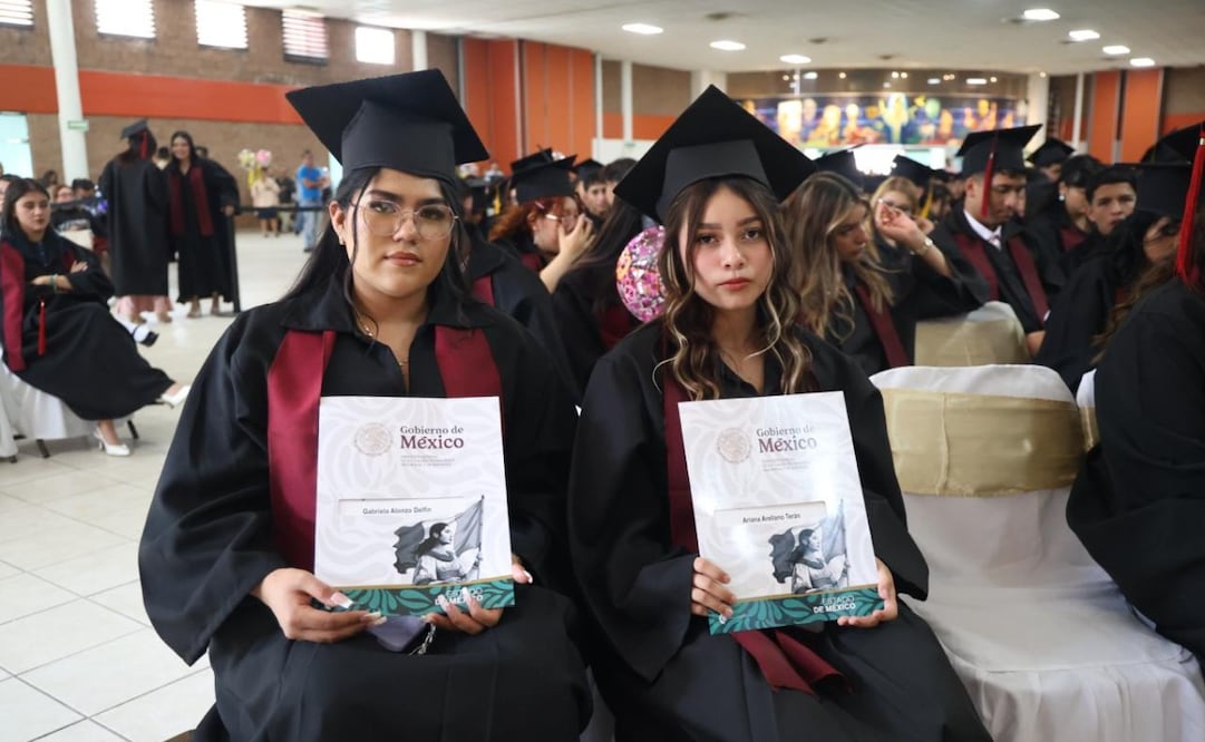 Estudiantes de licenciatura y posgrado en Tlalnepantla reciben impulso económico para continuar con sus estudios superiores. Foto Especial