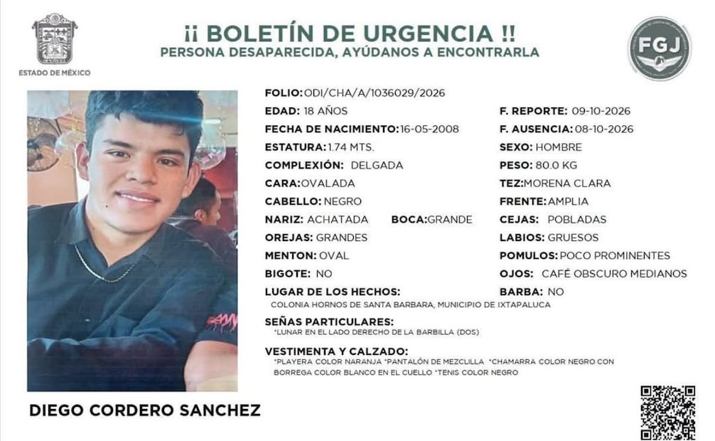 Personal de la Fiscalía mexiquense dialogó con los padres del joven desaparecido. Foto especial