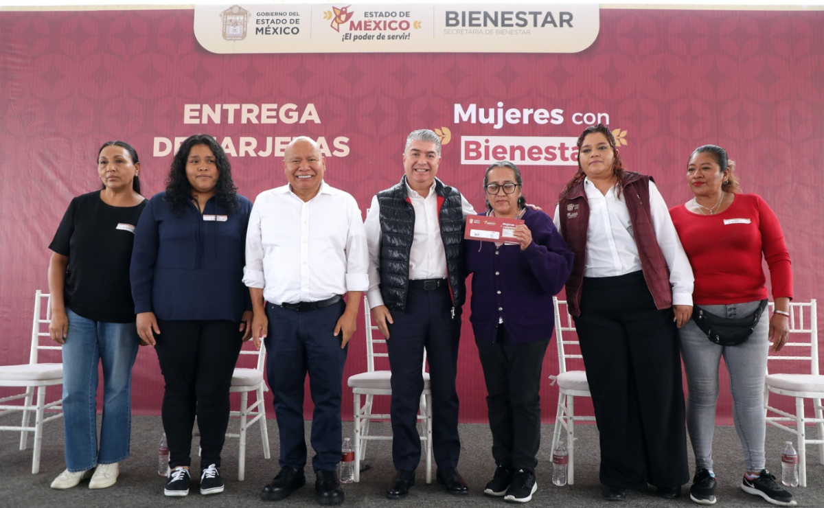 ¡Manos a la obra en Tlalnepantla! El Gobierno del Edomex entregó tarjetas de Mujeres con Bienestar, brindando $2,500 y servicios clave a más de 2 mil beneficiarias. Foto: Especial