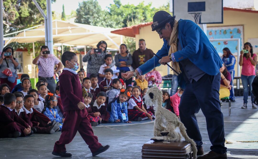Alejandro Guerrero López, es su nombre real, es originario de Nezahualcóyotl Foto: Luis Camacho