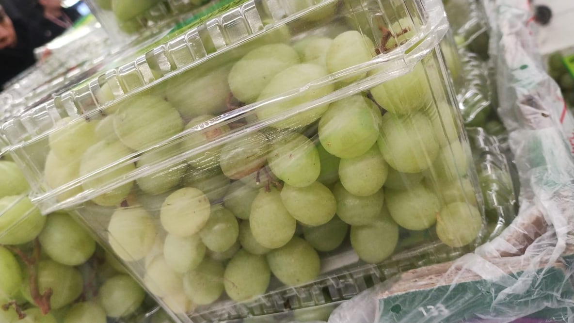 Las 12 uvas representan doce meses de oportunidades y propósitos que deben visualizarse con cada campanada. Foto Especial