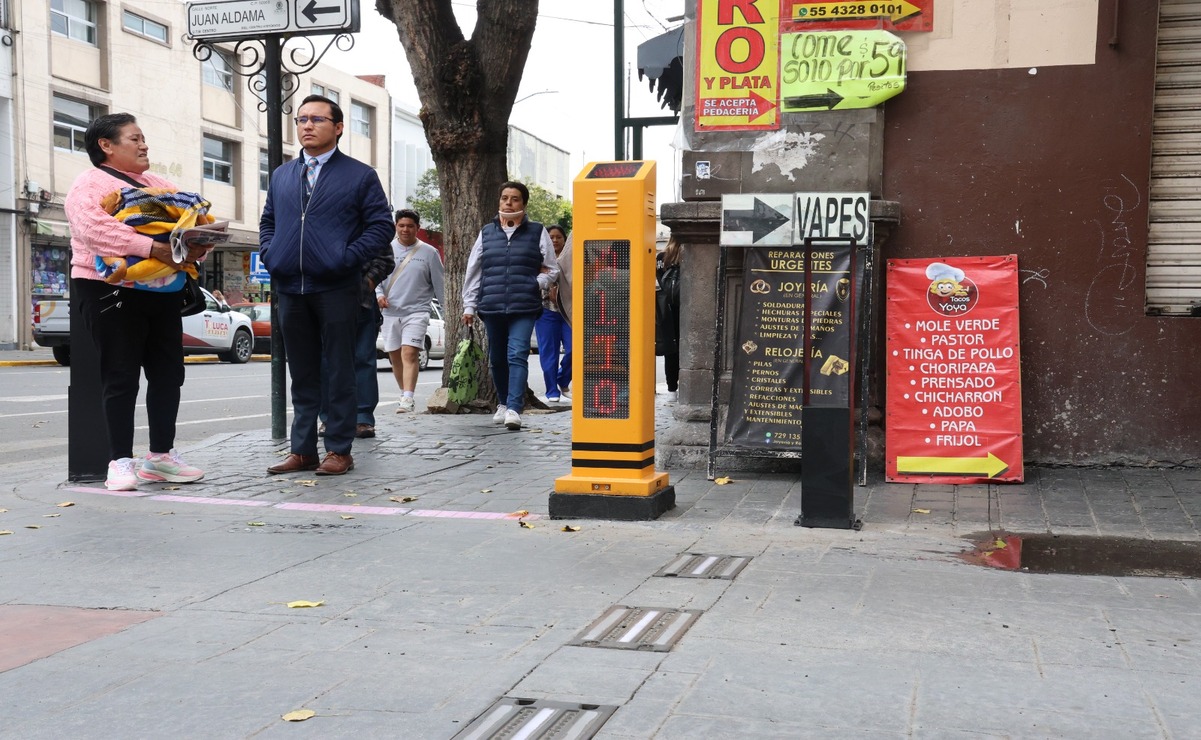 La colocación de estos cruces forma parte de un esfuerzo por facilitar la movilidad de personas con discapacidad visual. Foto: Sergio García / El Universal Edomex