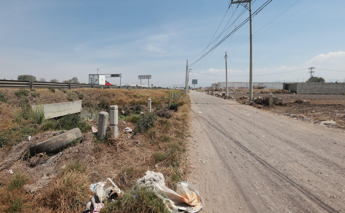 Contaminación y desechos son visibles en el Río Lerma, denunciado por habitantes de la zona. Foto: Alejandro Vargas