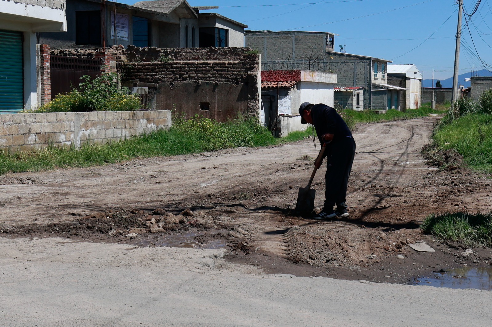 Intransitable la zona norte de Toluca, ya no caben más baches