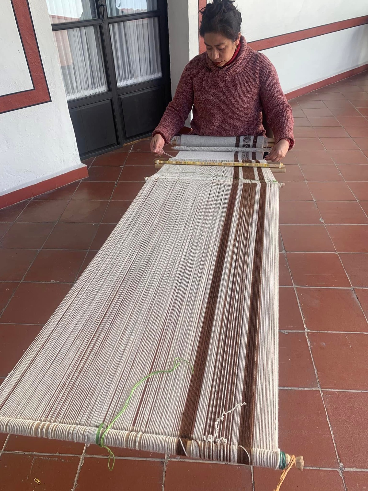 El taller empodera a las mujeres al brindarles la oportunidad de aprender una habilidad ancestral y fortalecer su identidad cultural. Foto Michelle Sánchez