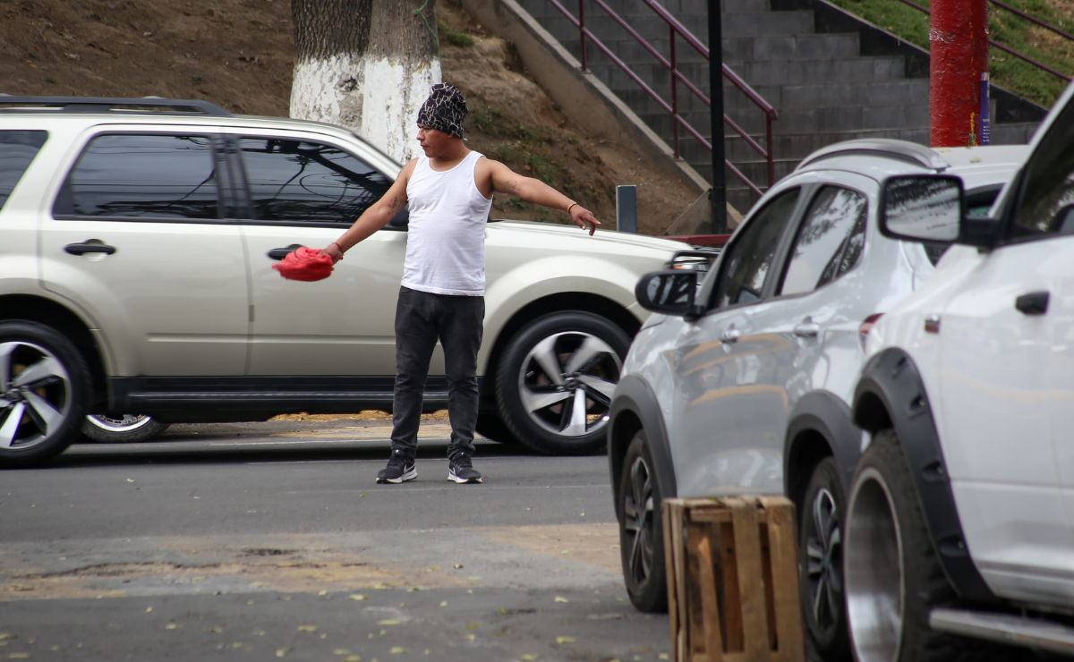 El lado oscuro de la suspensión de parquímetros: el aumento de los "viene viene" y sus abusos Foto: Luis Camacho
