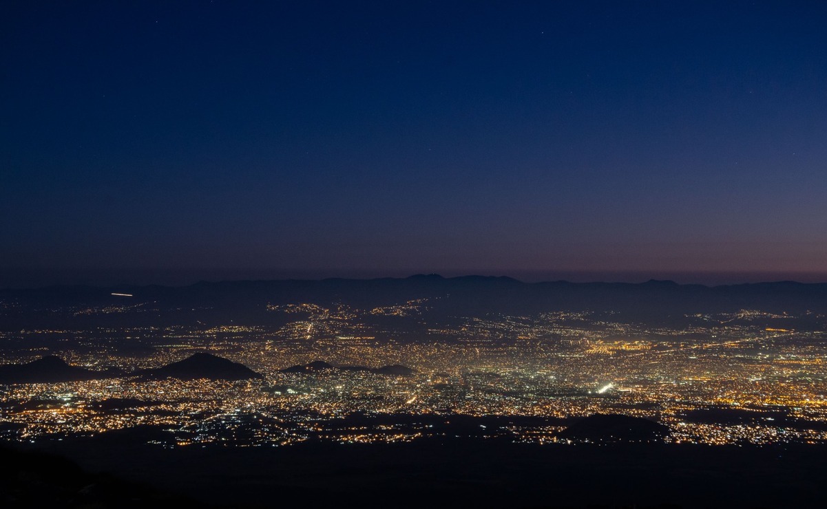 La contaminación lumínica no solo consiste en la sobre iluminación, sino en la mala dirección de la luz / Foto: Arturo Hernández