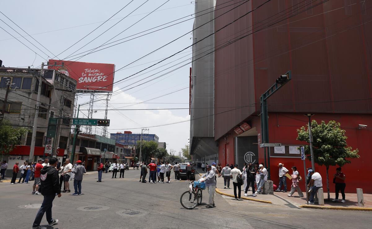 Para la final del futbol, los boletos de la Tribuna Diablo se ofrecen de 32 mil 927 pesos / Foto: Arturo Hernández