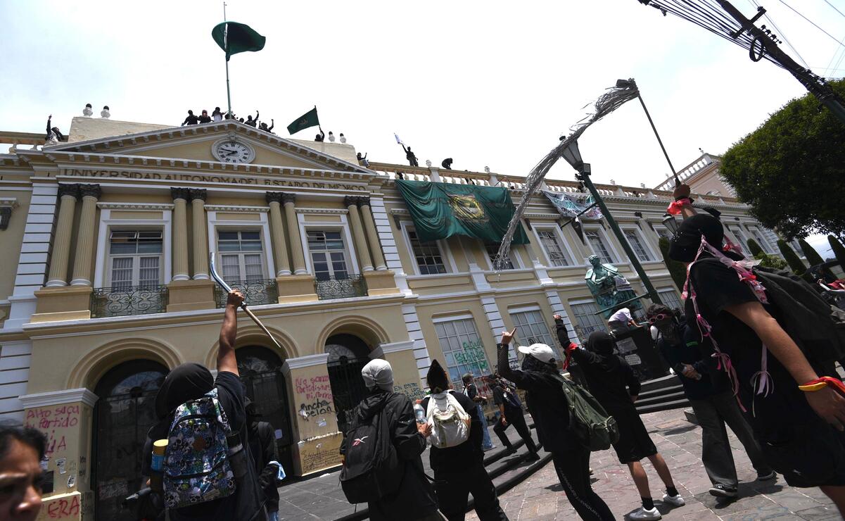 Los estudiantes exigieron la destitución de Isidro Rogel y denunciaron actos de corrupción / Foto: Arturo Hernández