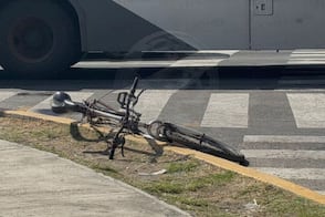 Atropellan a mujer en el cruce de Las Torres y Díaz Mirón; el responsable escapó