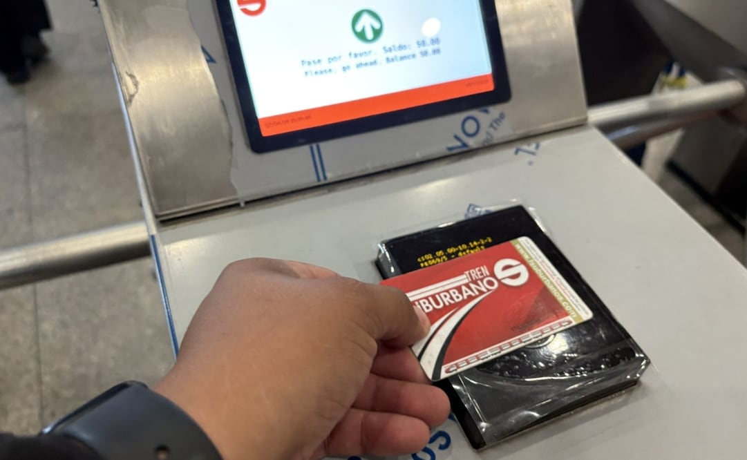 Se trata de 9 dispositivos recientemente colocados; cuentan con validador de tarjeta y icono para aceptar pago con tarjeta bancarias y pantalla digital. Foto. Arturo Contreras