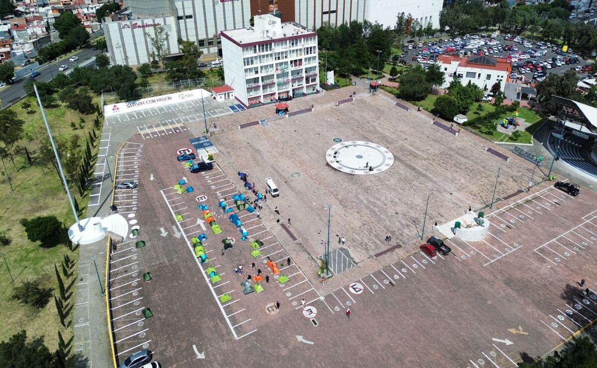 Comerciantes de Cuautitlán Izcalli instalan campamento para exigir puestos en fiestas patrias