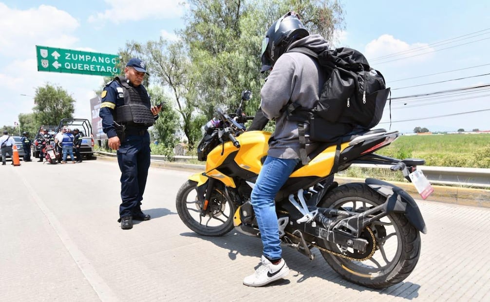 La estrategia se concentra en municipios de la zona oriente y puntos carreteros, con filtros y revisiones de motocicletas ante su uso recurrente en estos delitos. Foto especial